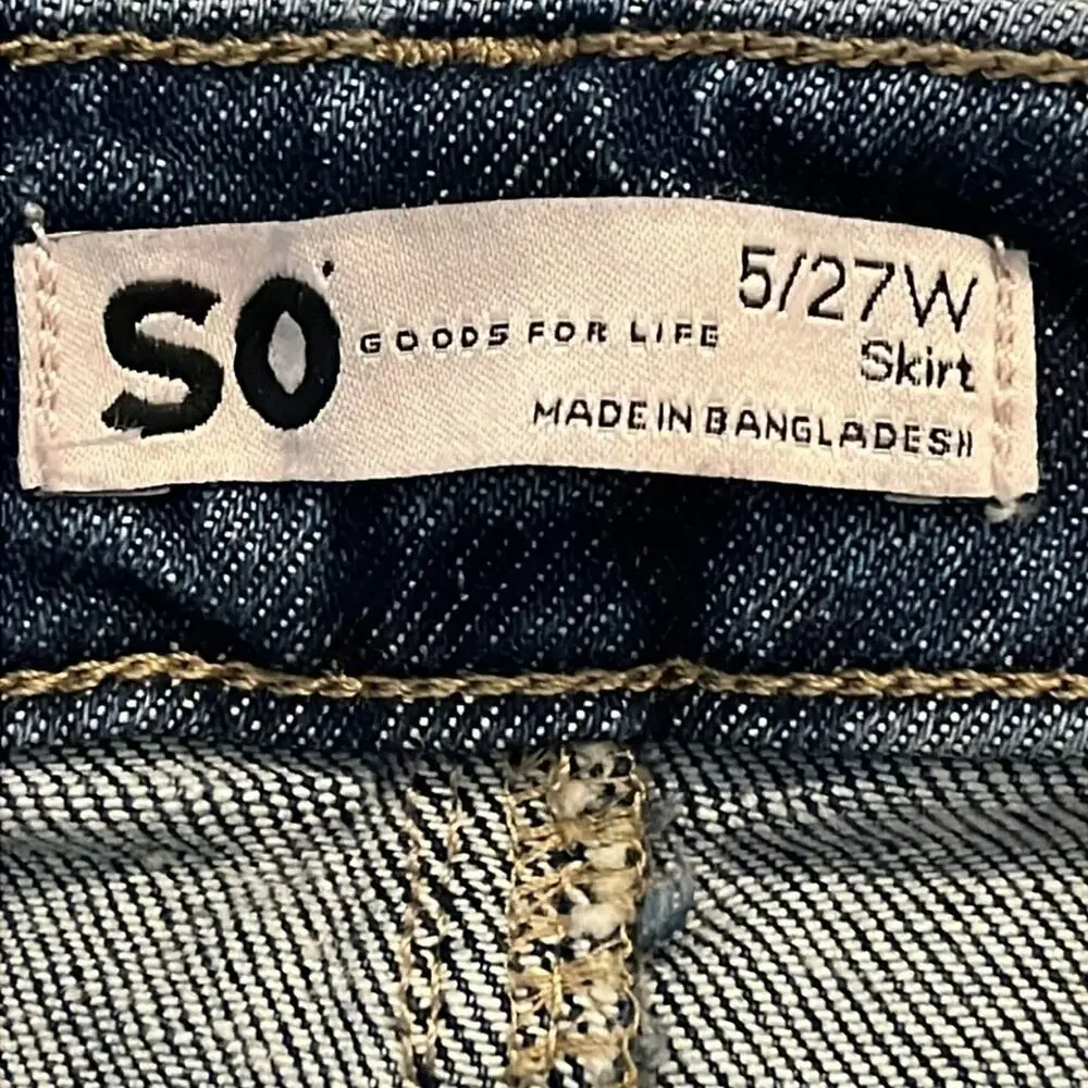 SO Blue Denim Mini Skirt Juniors Size 5 Jean Pockets Zipper Frayed Hem Y2K Edgy